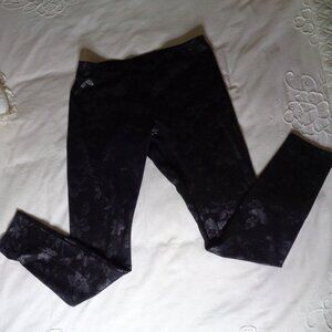 Amazing black and glistening floral leggings!